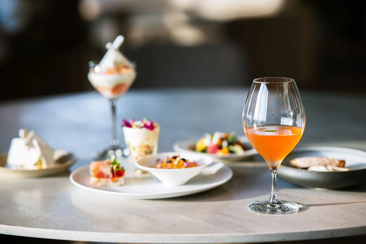 Artistic dessert plating